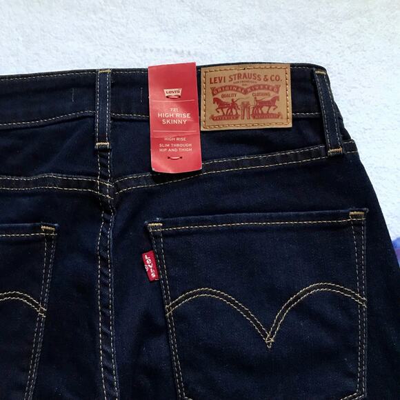 Levi's NWT High Rise Skinny Dark Wash Jeans Women 26 - Picture 7 of 10